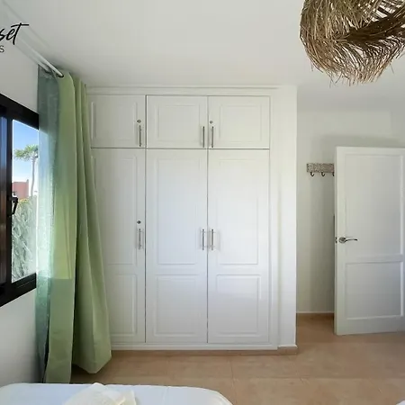 B-rent Oasis Dunas Sunset Gael Коральео